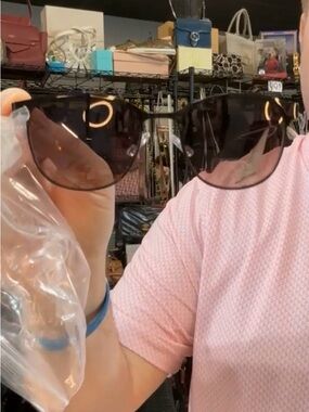 Oscar de la Renta Black Gradient Aviator Sunglasses